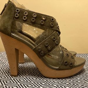 Banana Republic Bethel Heels Size 8